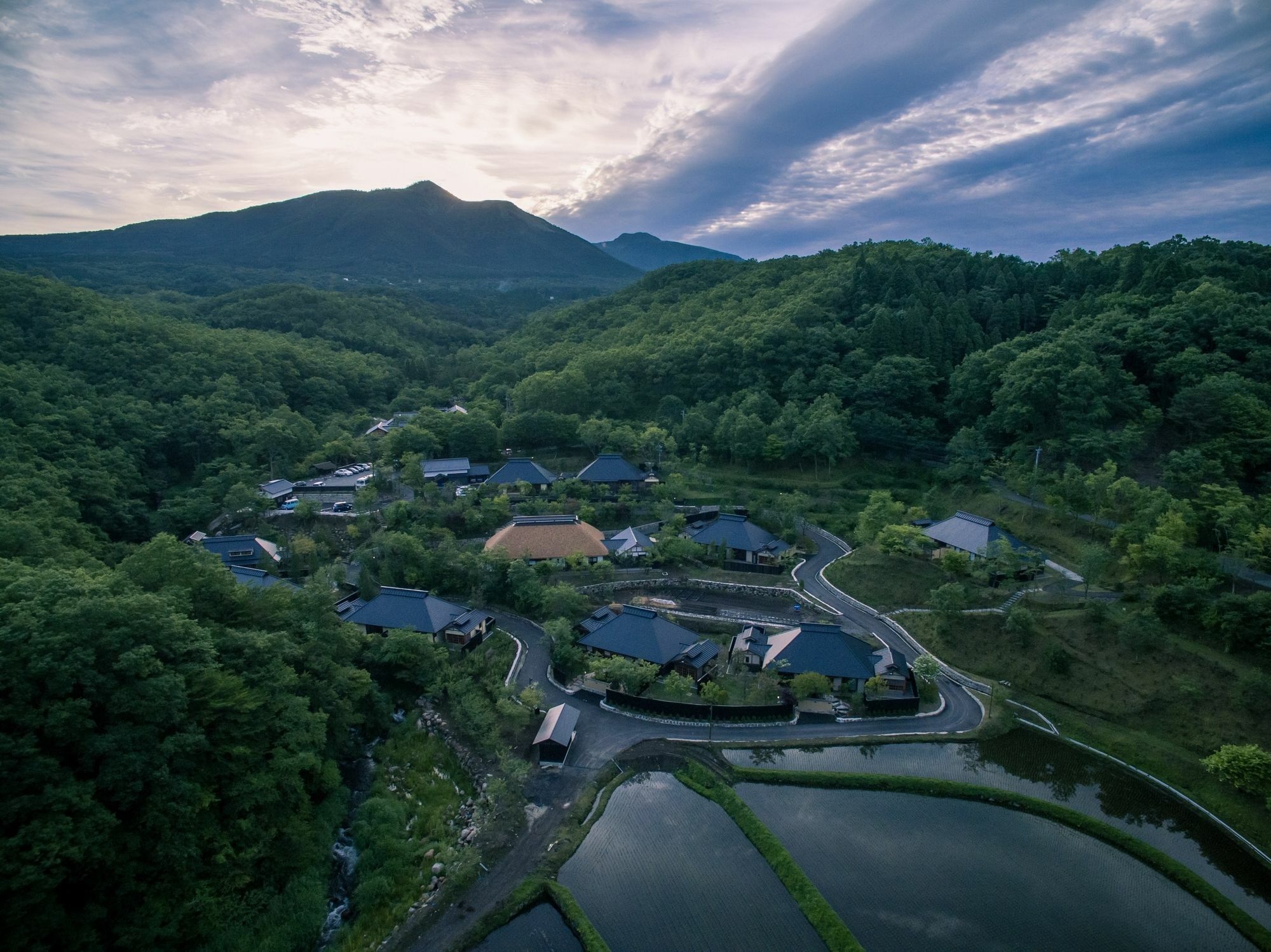 Отель Miyama Sansou Минамиогуни Экстерьер фото